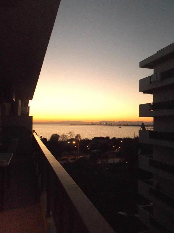 Promenade Apartment With Sea View Salonic Exterior foto